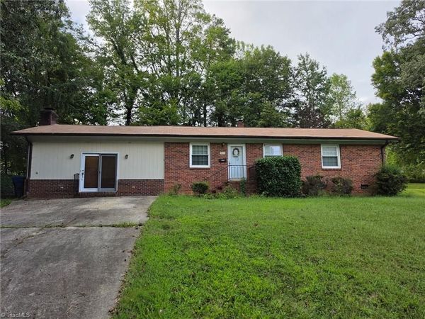 379 W Maple Avenue , Mocksville, NC 27028