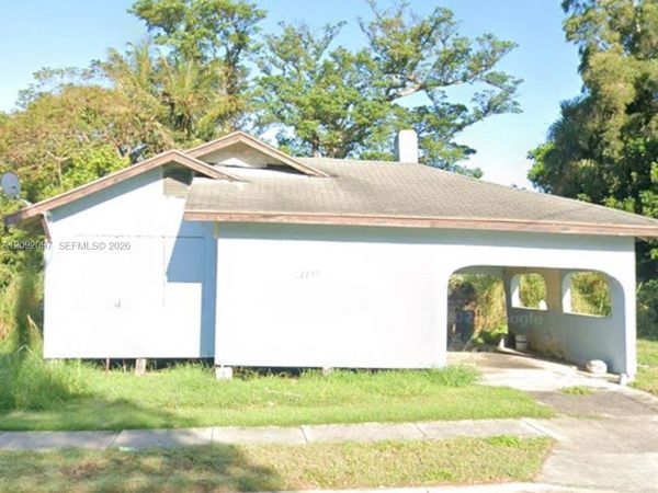 12255 Lakeshore Dr , Canal Point, FL 33438
