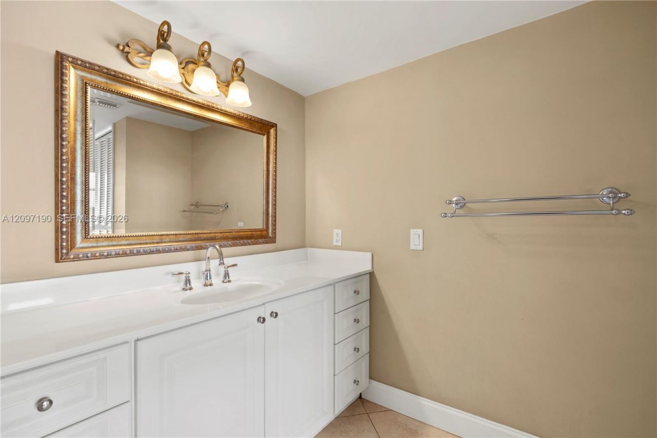 328 N Ocean Blvd, Unit 1405, Pompano Beach, FL 33062 Photo