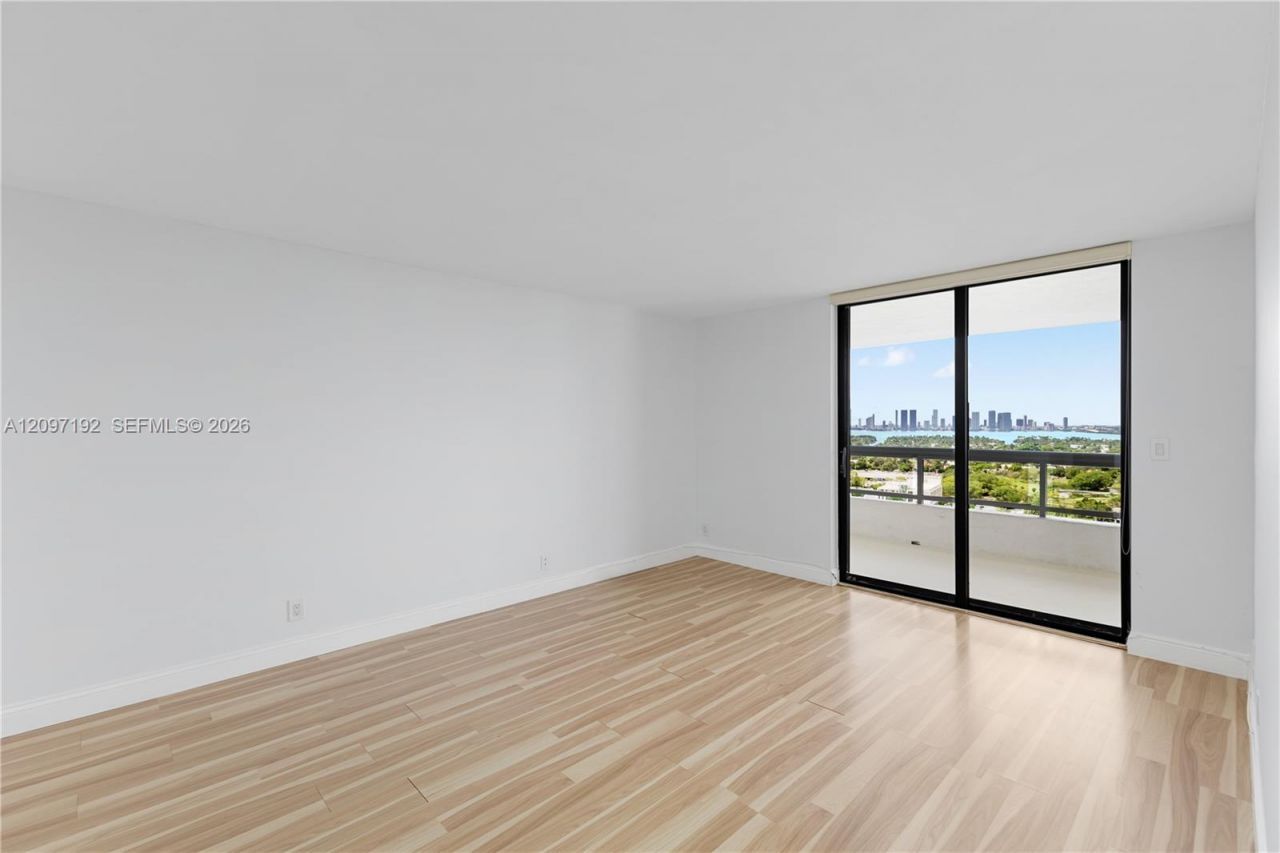 2555 Collins Ave , Unit 2406, Miami Beach, FL 33140 Photo