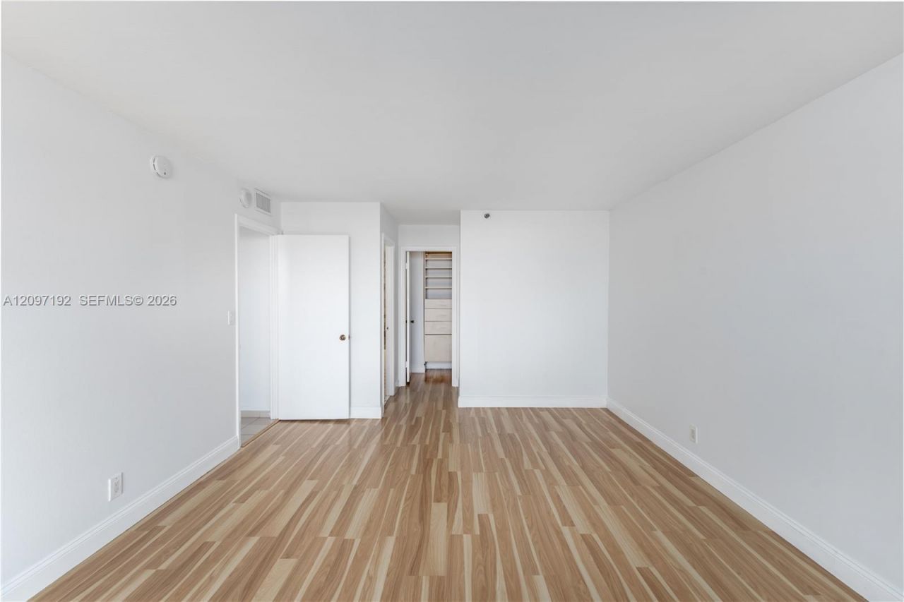 2555 Collins Ave , Unit 2406, Miami Beach, FL 33140 Photo