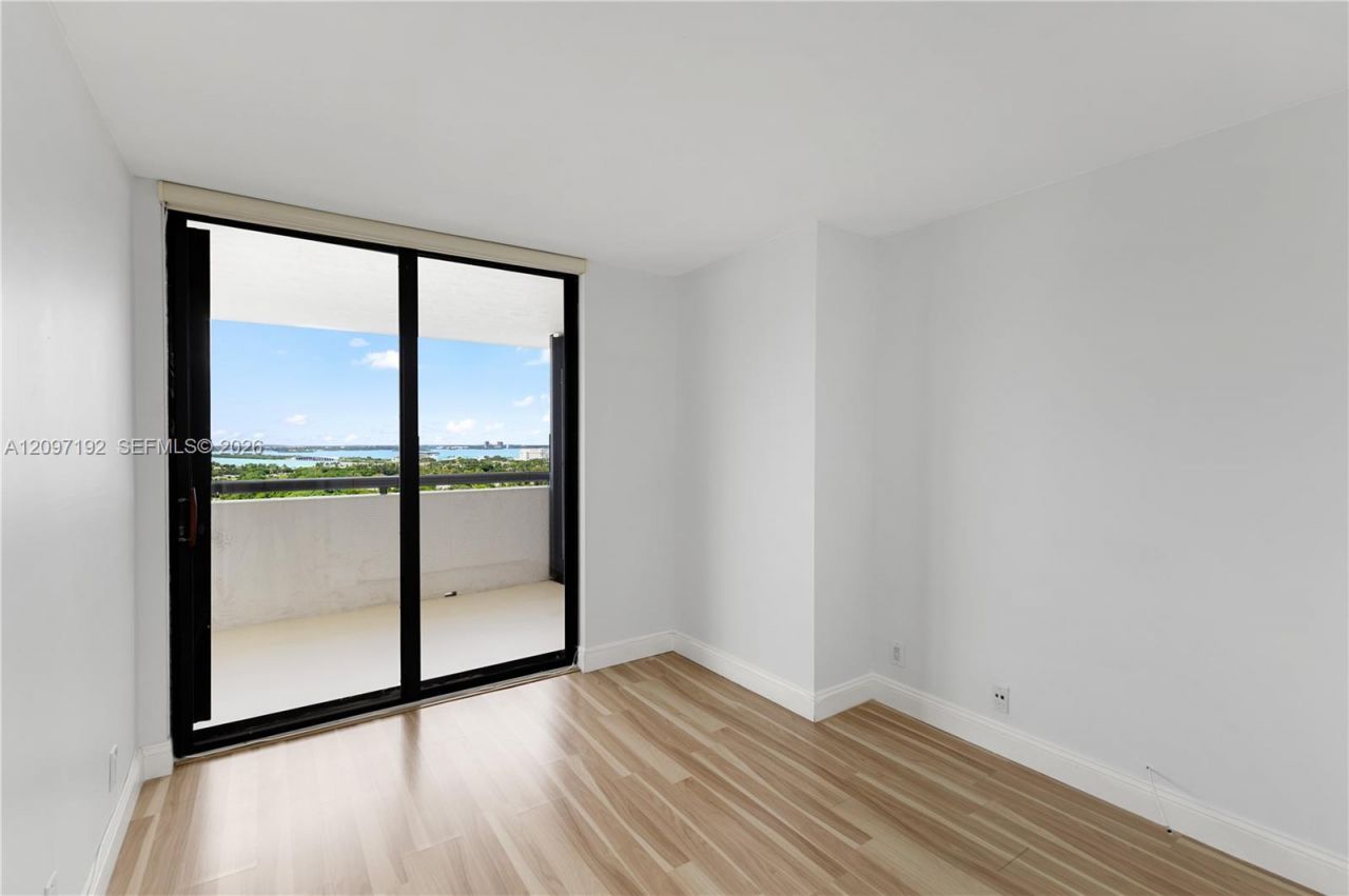 2555 Collins Ave , Unit 2406, Miami Beach, FL 33140 Photo