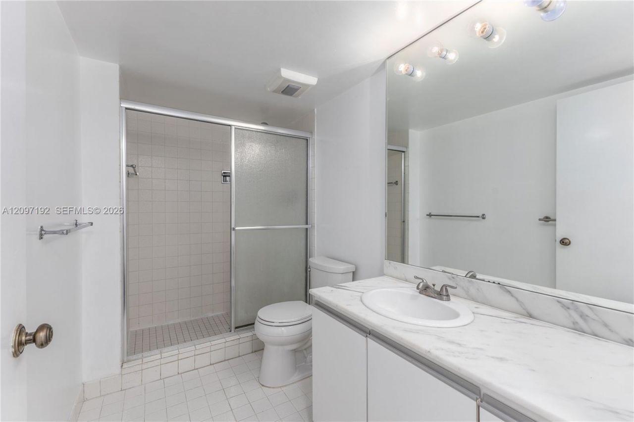 2555 Collins Ave , Unit 2406, Miami Beach, FL 33140 Photo