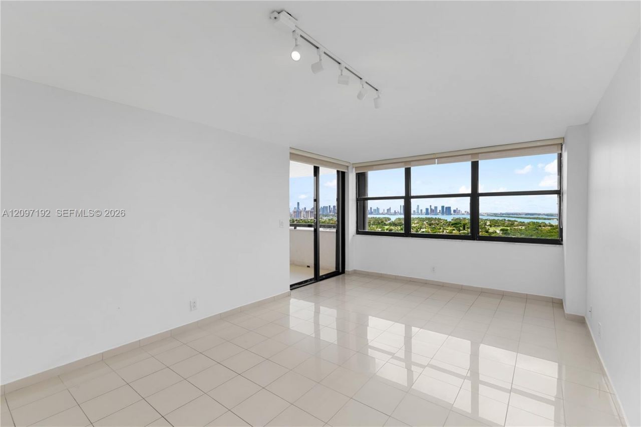 2555 Collins Ave , Unit 2406, Miami Beach, FL 33140 Photo