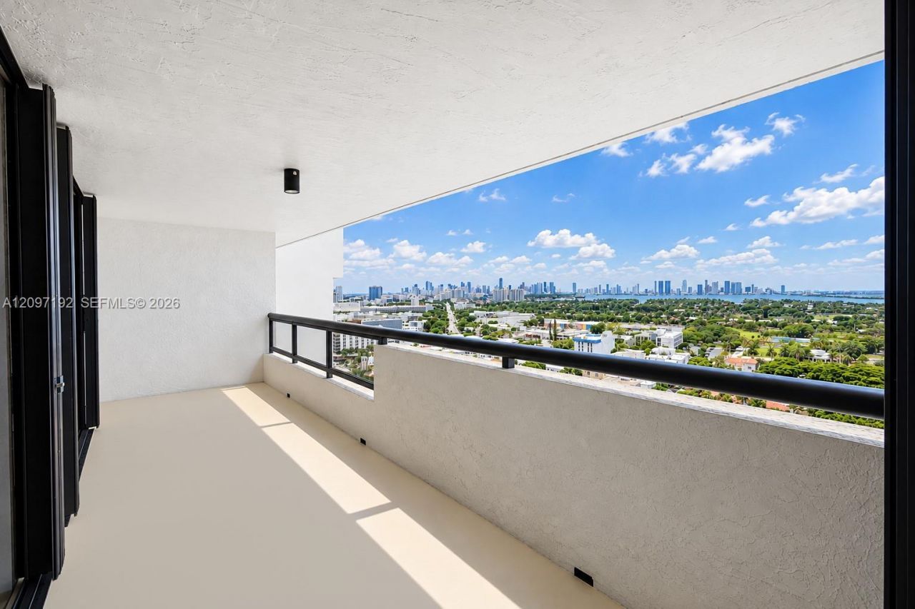 2555 Collins Ave , Unit 2406, Miami Beach, FL 33140 Photo