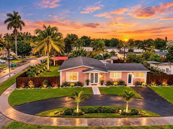 6261 NW 18th St , Sunrise, FL 33313