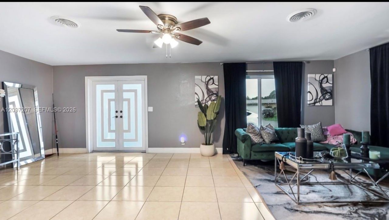 6261 NW 18th St , Sunrise, FL 33313 Photo