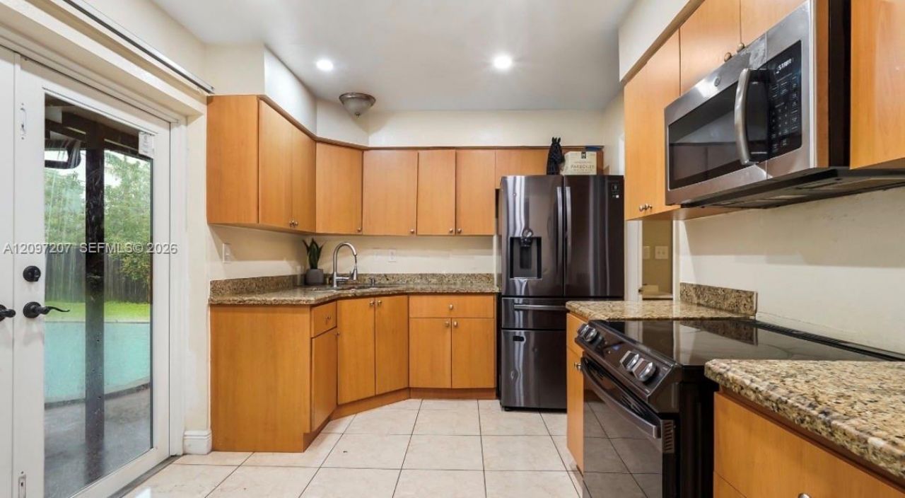 6261 NW 18th St , Sunrise, FL 33313 Photo