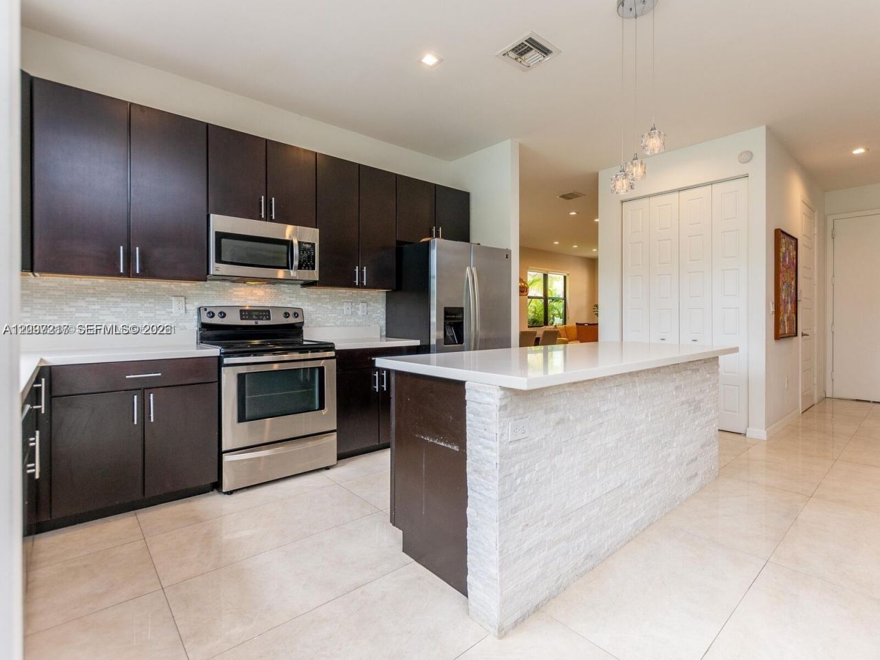 733 NE 193rd Ter, Unit 733, Miami, FL 33179 Photo
