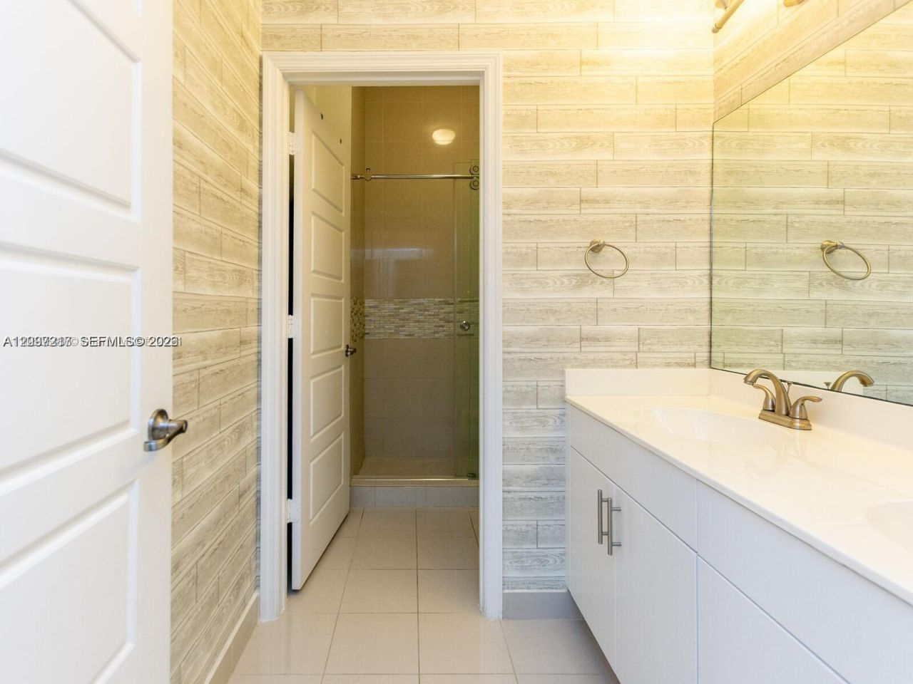 733 NE 193rd Ter, Unit 733, Miami, FL 33179 Photo
