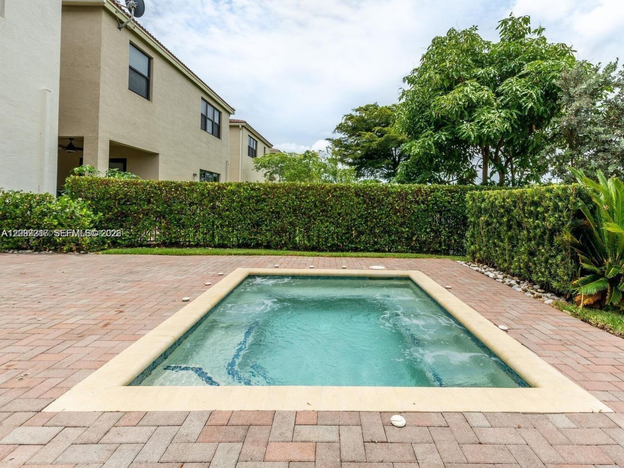 733 NE 193rd Ter, Unit 733, Miami, FL 33179 Photo