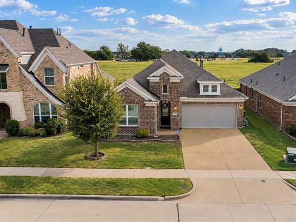 330 Gleneagles Drive , Garland, TX 75040