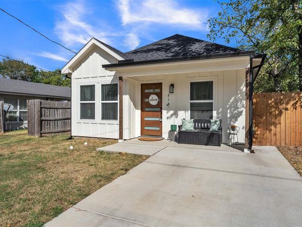 218 Locust Street S, Sulphur Springs, TX 75482