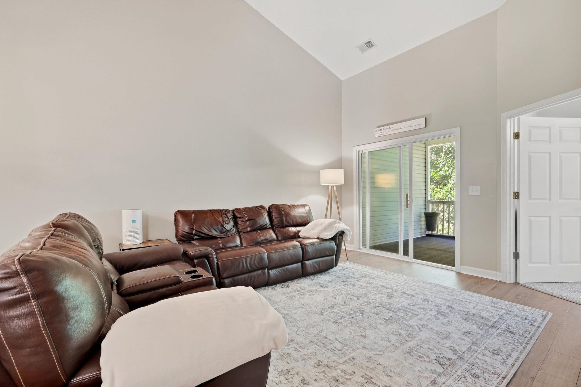 136 Westhaven Dr.  Photo 4
