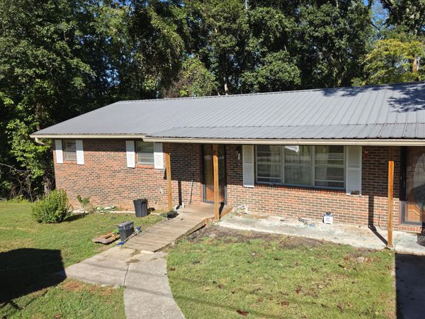 142 Oak Circle, Rocky Top, TN 37769