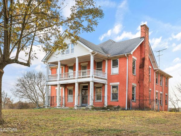 1305 Big Springs Rd, Maryville, TN 37801