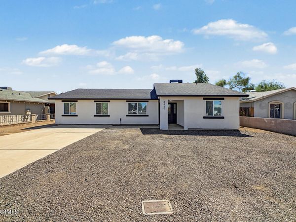 8847 W WELDON Avenue, Phoenix, AZ 85037