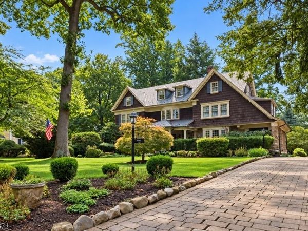 105 Rensselaer Rd, Essex Fells, NJ 07021