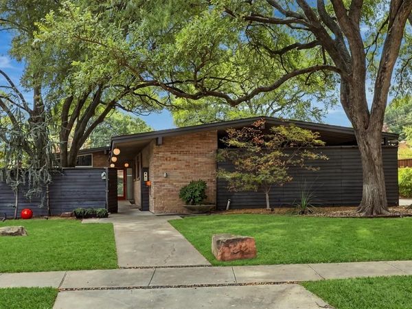 6216 Town Hill Lane , Dallas, TX 75214