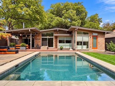 6216 Town Hill Lane, Dallas, TX 75214