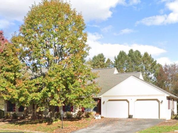3 WHITE OAK COURT , BOILING SPRINGS, PA 17007