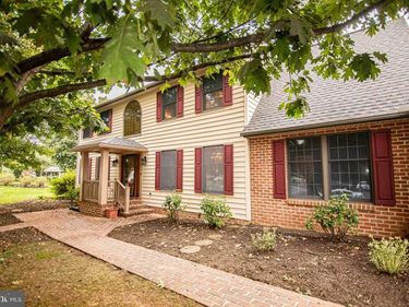 3 WHITE OAK COURT, BOILING SPRINGS, PA 17007