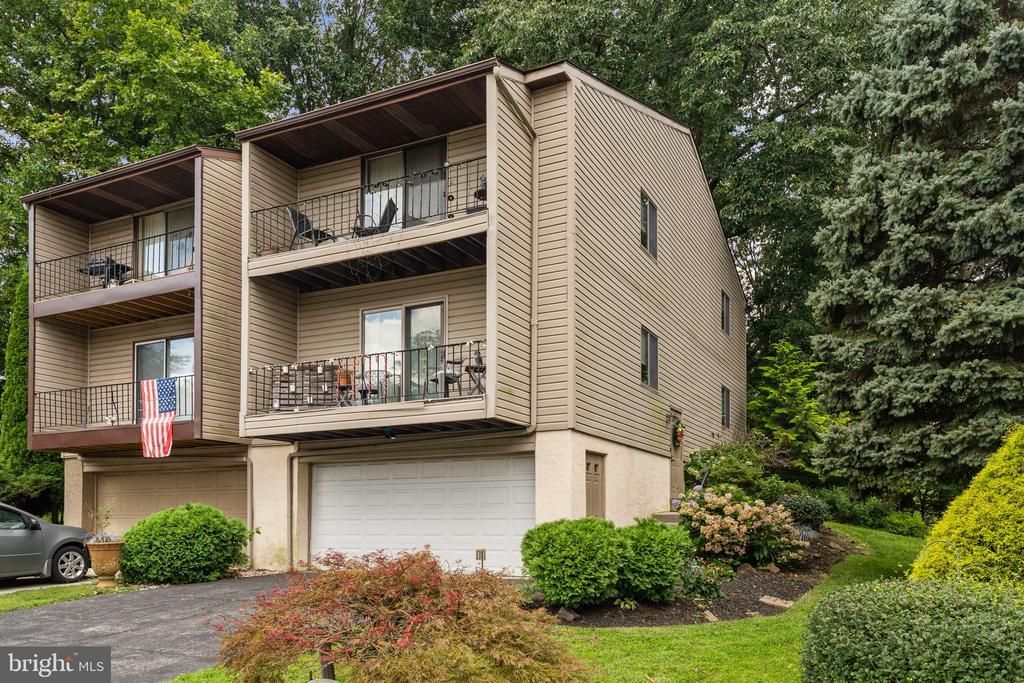 538 GIA CIRCLE , CLIFTON HEIGHTS, PA 19018