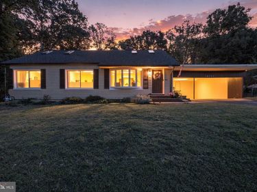 18323 SHARON ROAD, TRIANGLE, VA 22172