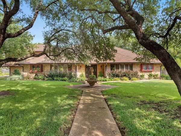 7605 Willowood Court , Fort Worth, TX 76112
