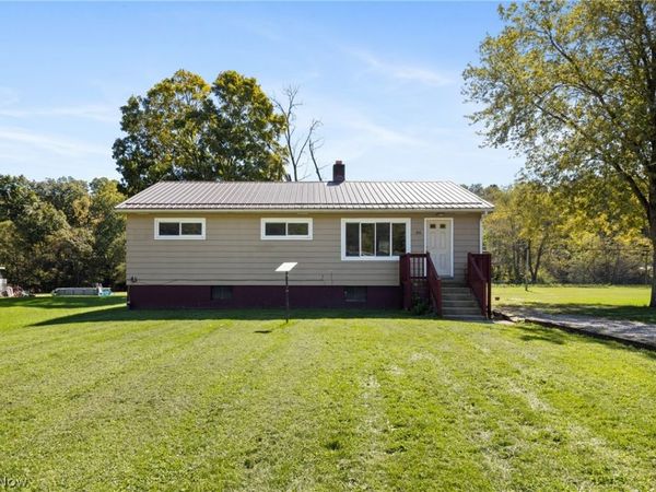 84 Devore Street , Adena, OH 43901
