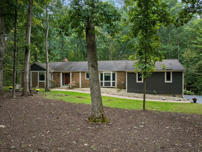 9430 Robinhood Circle, Westerville, OH 43082 Photo 2