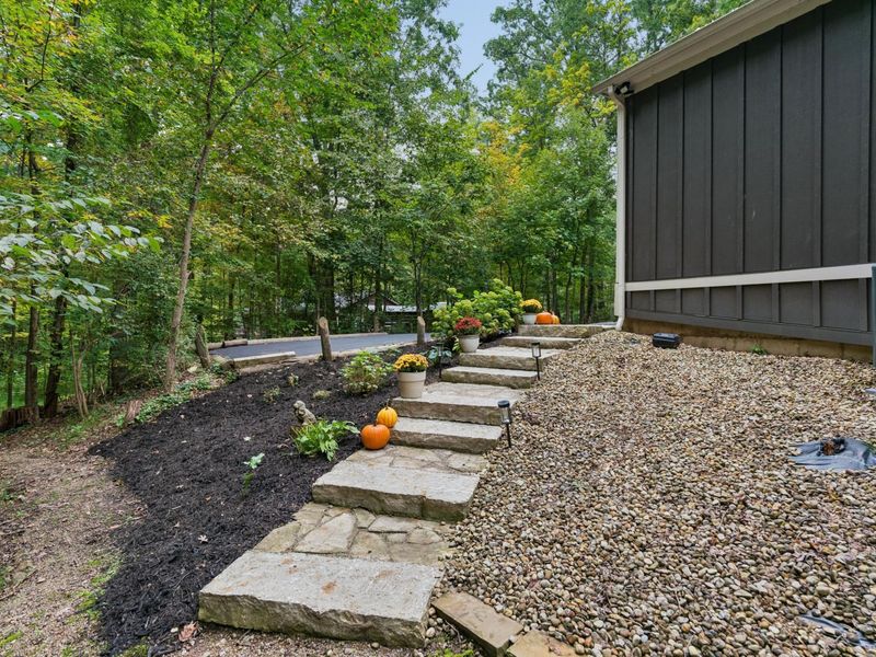 9430 Robinhood Circle, Westerville, OH 43082 Photo 8