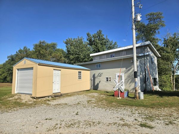 2202 ATALISSA ROAD, Atalissa, IA 52720