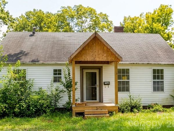 2101 Camp Greene Street , Charlotte, NC 28208