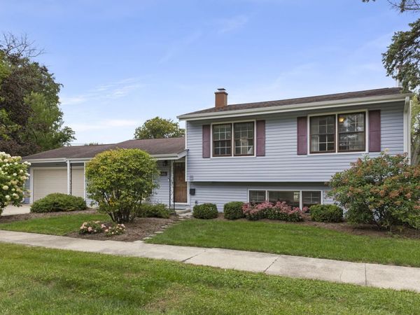 846 HAMMERSCHMIDT Avenue, Lombard, IL 60148
