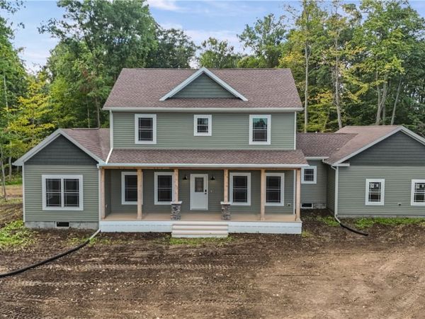 2494 Cider St , Le Roy, NY 14423