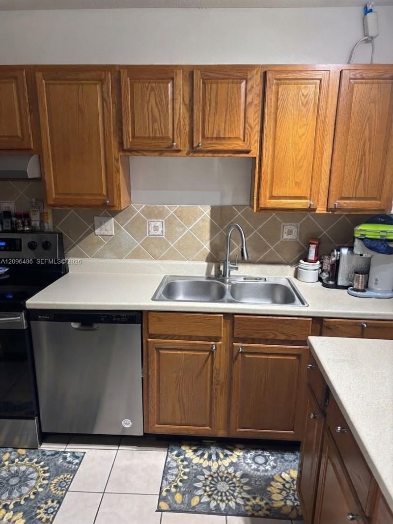 8441 Forest Hills Dr, Unit 203, Coral Springs, FL 33065 Photo