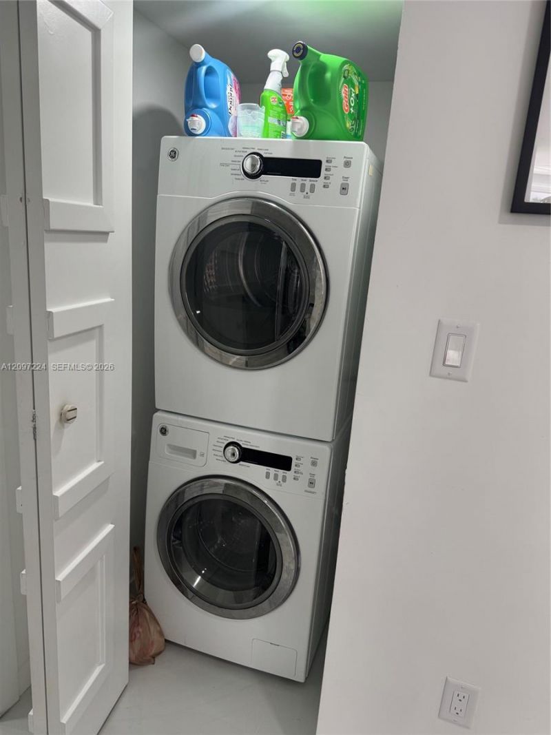 6423 Collins Ave, Unit 401, Miami Beach, FL 33141 Photo