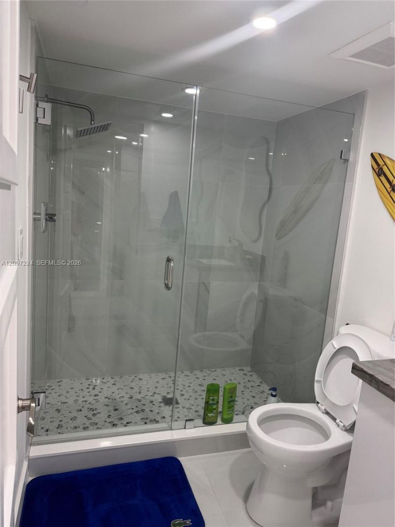 6423 Collins Ave, Unit 401, Miami Beach, FL 33141 Photo