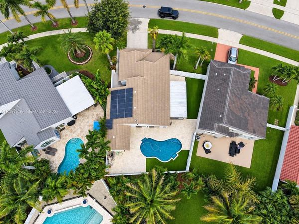 17542 NW 12th St , Pembroke Pines, FL 33029