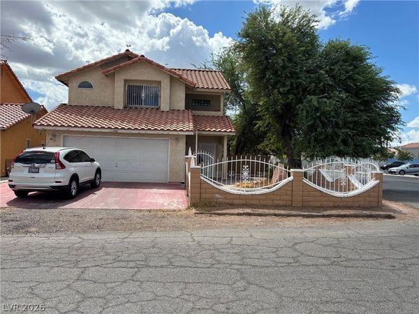 4005 E Philadelphia Avenue , Las Vegas, NV 89104