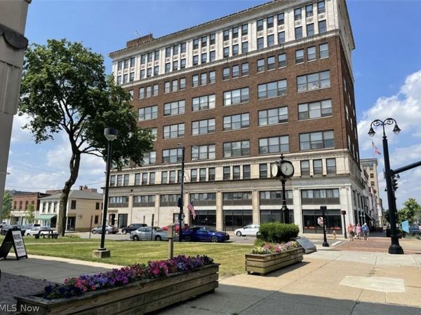 59 Lincoln Way E, Unit 708, Massillon, OH 44646