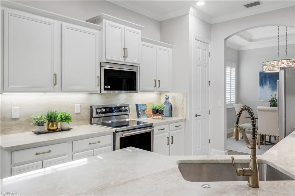 9520 Ironstone, Unit 202, Naples, FL 34120 Photo