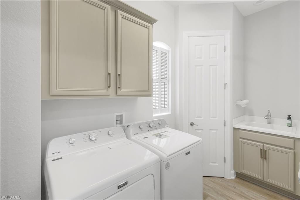 9520 Ironstone, Unit 202, Naples, FL 34120 Photo