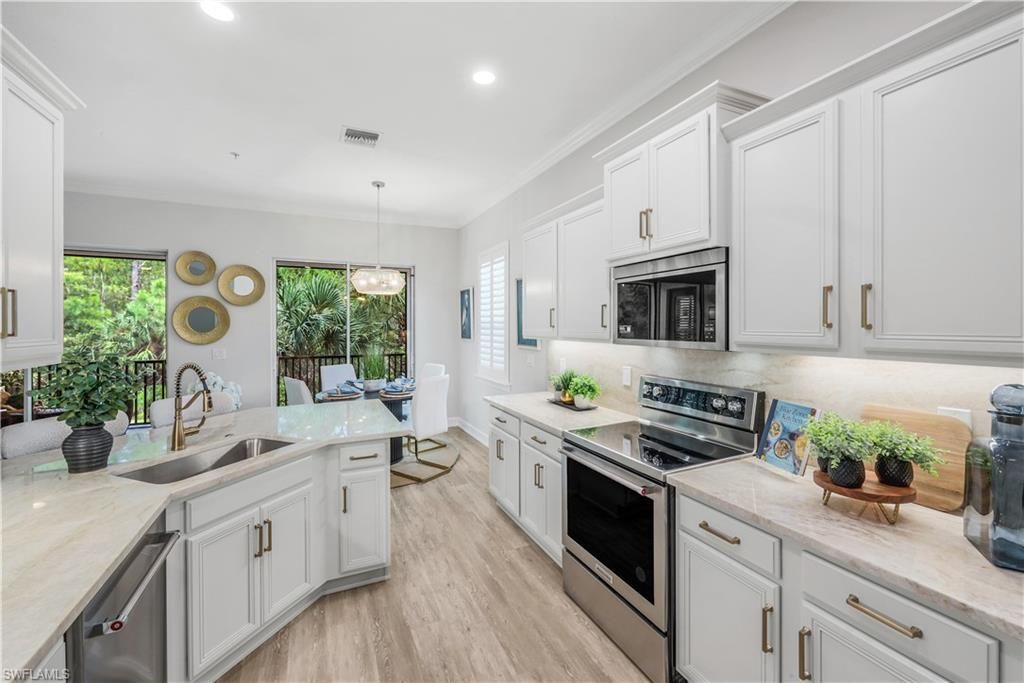 9520 Ironstone, Unit 202, Naples, FL 34120 Photo