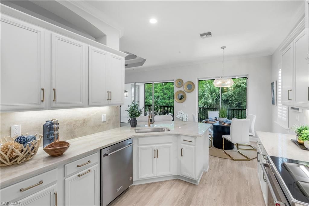 9520 Ironstone, Unit 202, Naples, FL 34120 Photo
