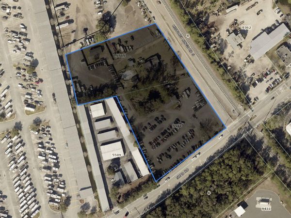 5515 Shad Rd, Jacksonville, FL 32257