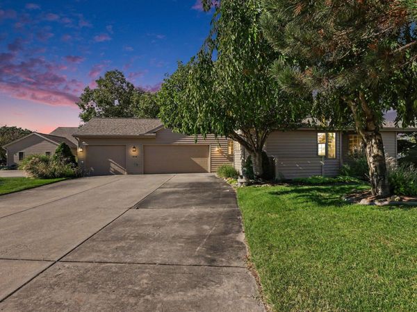 1619 E Harbour Towne Circle, Muskegon, MI 49441
