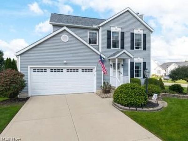832 Queens Gate Way , Wadsworth, OH 44281