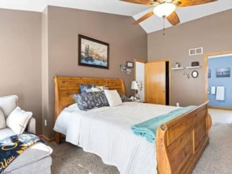 832 Queens Gate Way, Wadsworth, OH 44281 Photo 14